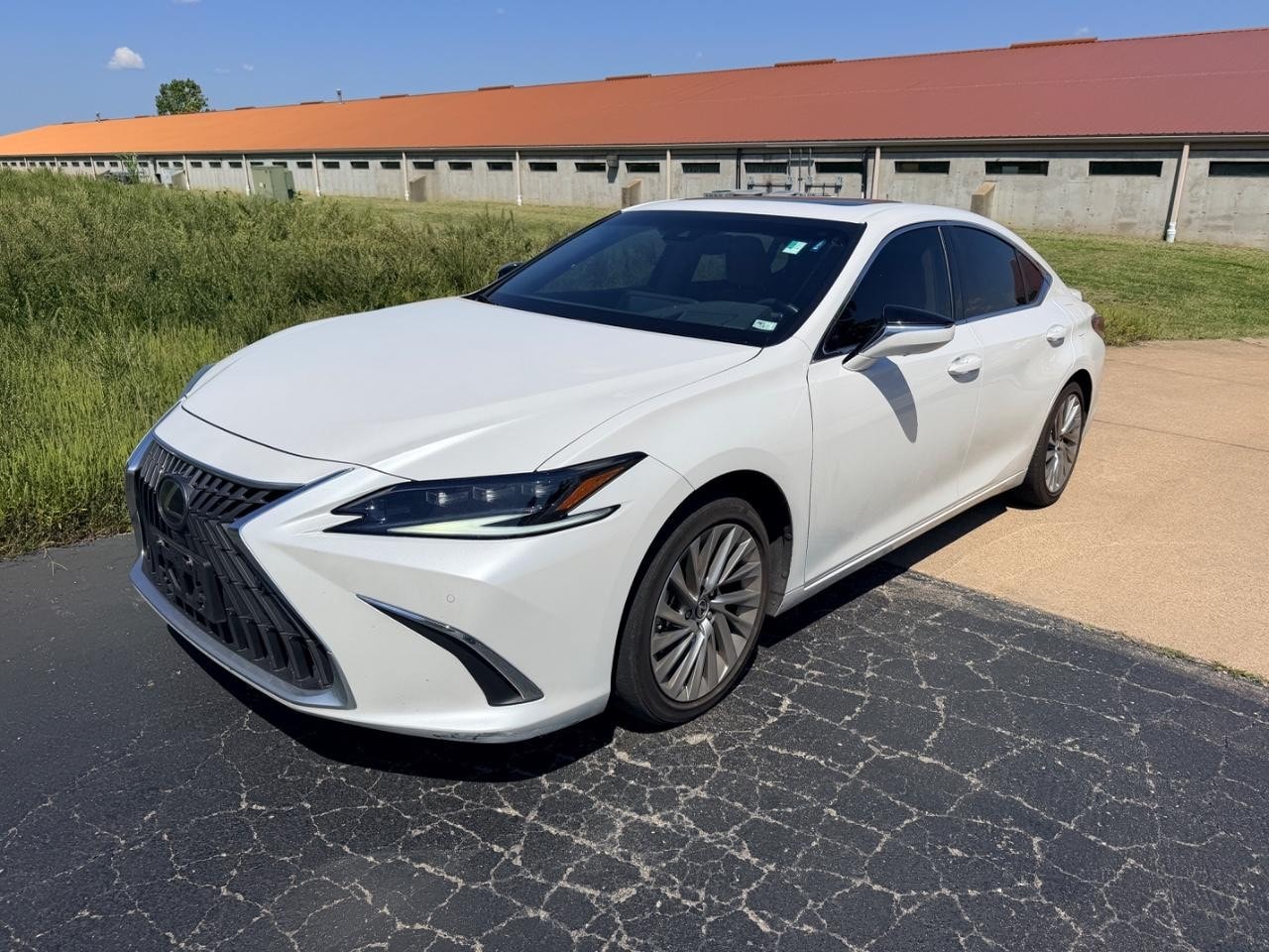 lexus es hybrid 2023 58AFA1C10PU036182 image lexus es hybrid 2023 58AFA1C10PU036182 image